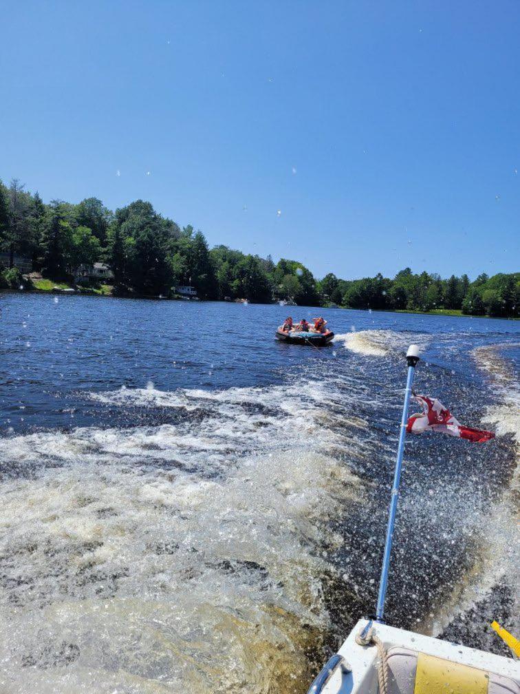 Muskoka Escape Hotel พอร์ตคาร์ลิง ภายนอก รูปภาพ